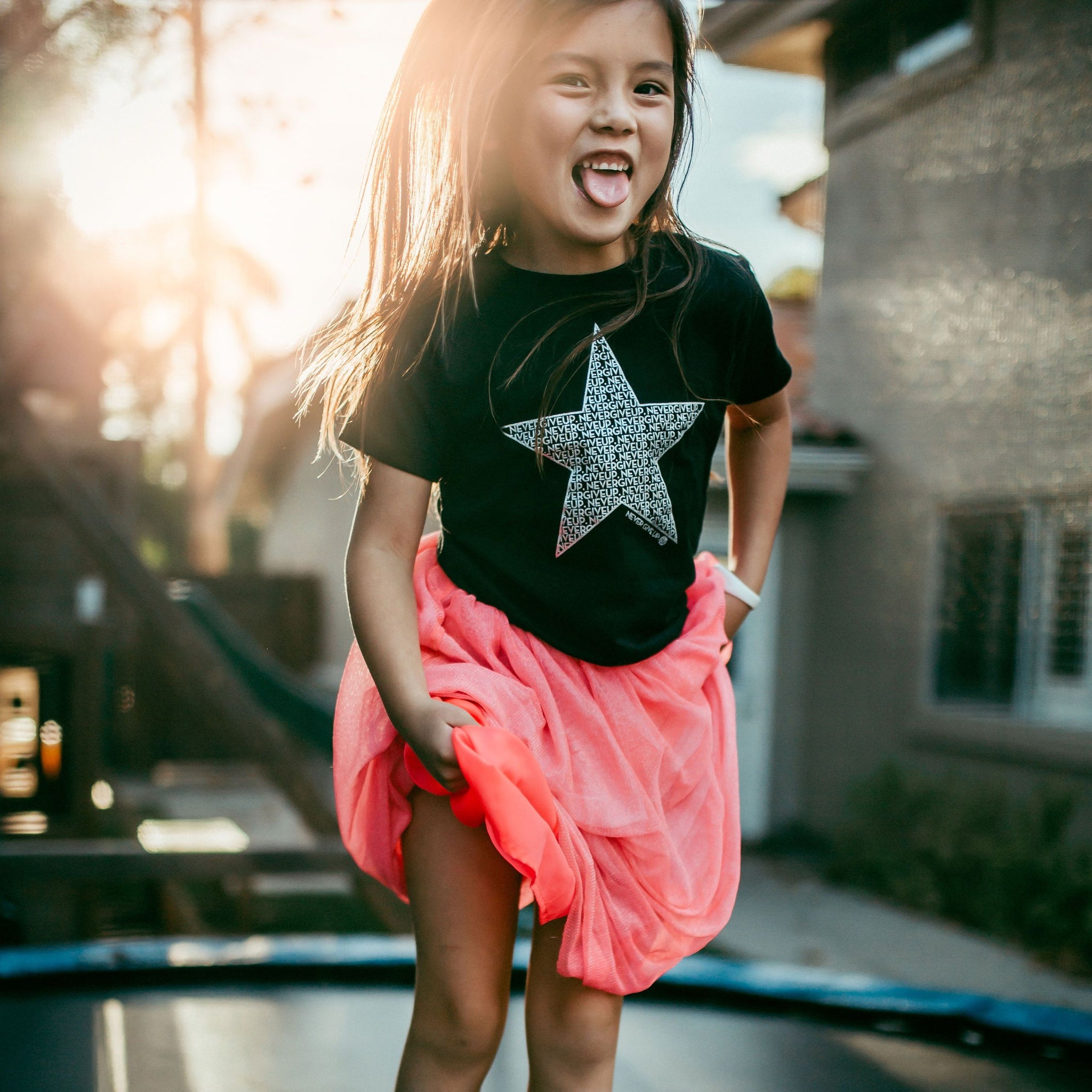 KIDS STAR NEVER GIVE UP. TEE